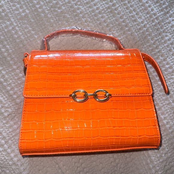 🆕👛 NWT Chain Hardware Top Handle Crossbody - Picture 2 of 5